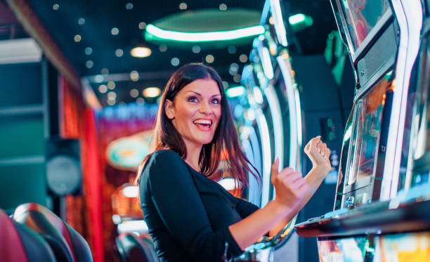 মানি হুইল গেমের চাকা এবং বিভিন্ন পুরস্কার সেগমেন্ট